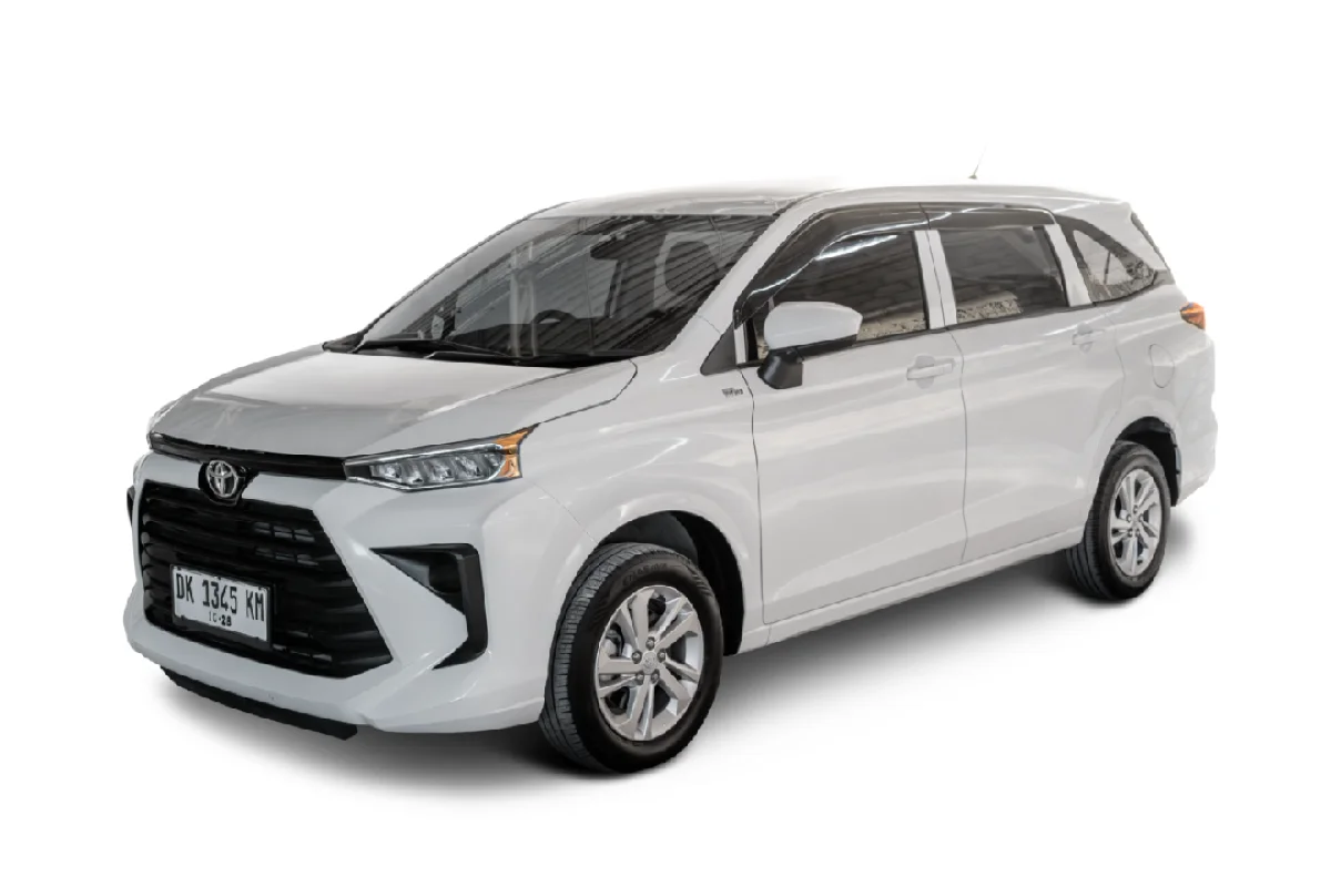 Семейный автомобиль Toyota Avanza на Бали